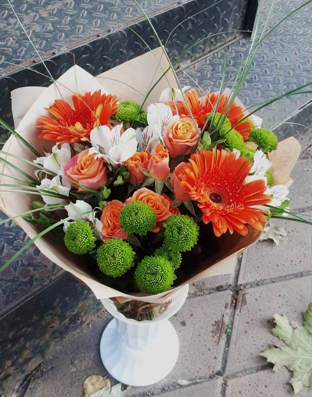 Букет цветов из: Герберы, Хризантемы, Альстромерии и Розы в Партизанске
