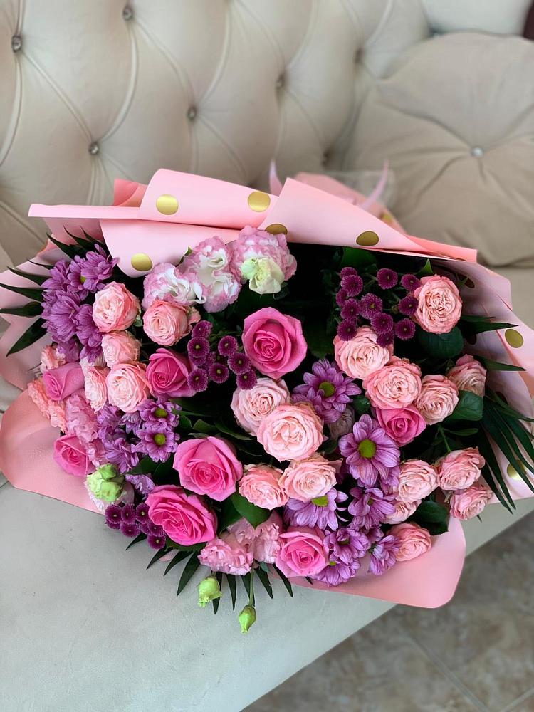 Букет цветов из: Хризантемы, Розы и Лизиантусы в Партизанске