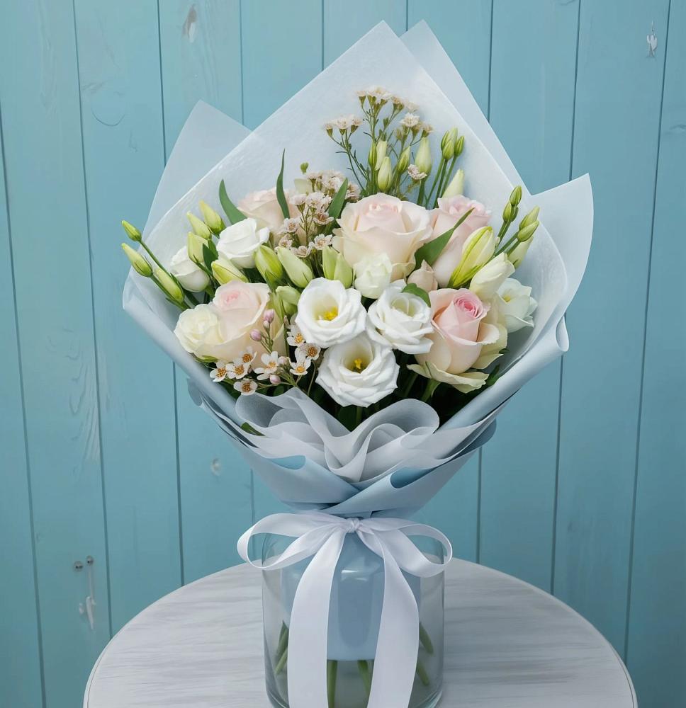 Букет цветов из: Розы и Лизиантусы в Партизанске