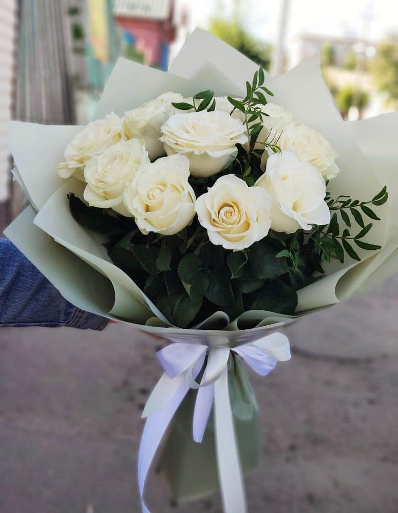 Букет Белые розы Проуд в Партизанске