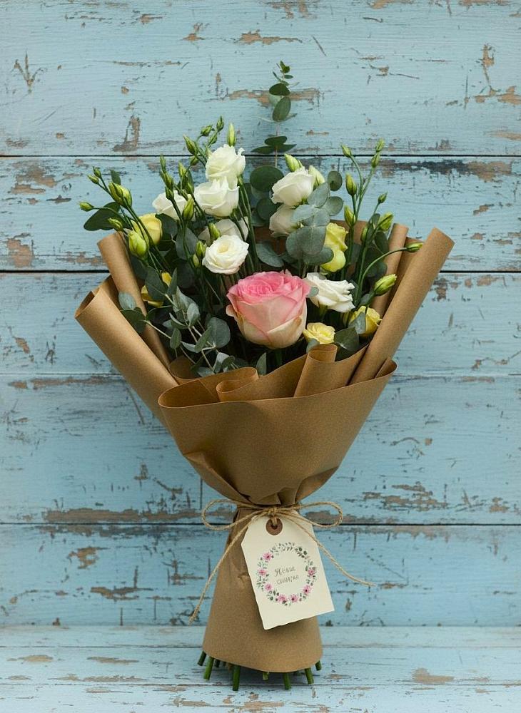 Букет цветов из: Розы и Лизиантусы в Партизанске