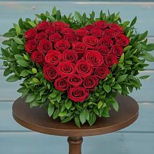 Цветочная композиция из Розы в виде сердца в Партизанске