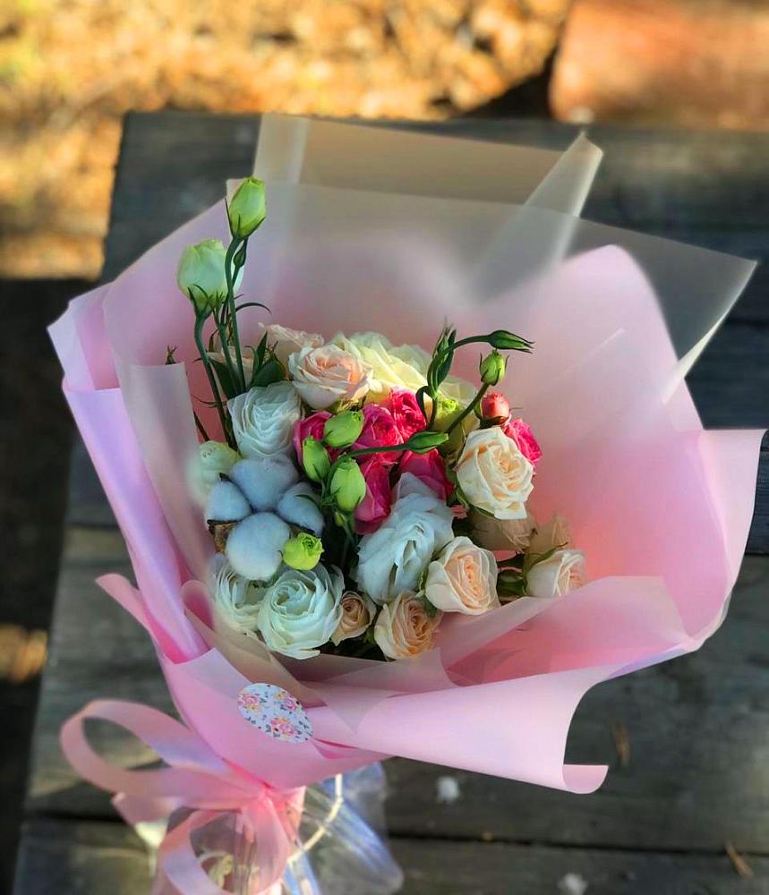 Букет цветов из: Розы и Лизиантусы в Партизанске