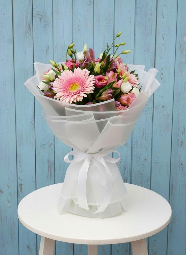 Букет цветов из: Герберы, Альстромерии и Лизиантусы в Партизанске