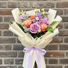 Букет цветов из:  Лизиантусы и Розы в Партизанске