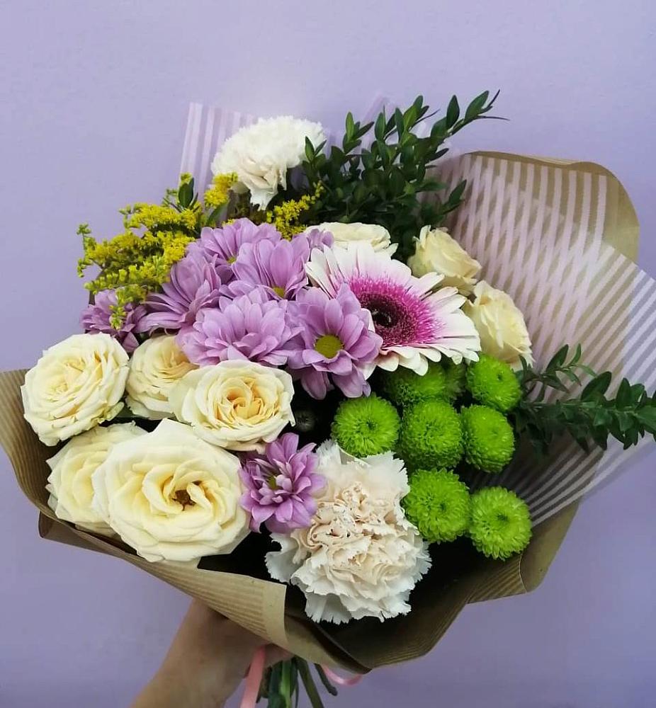 Букет цветов из: Хризантемы, Розы, Гвоздики и Герберы в Партизанске