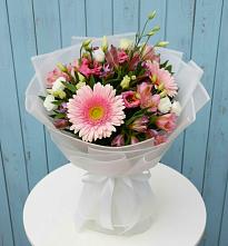 Букет цветов из:  Герберы, Альстромерии и Лизиантусы в Партизанске