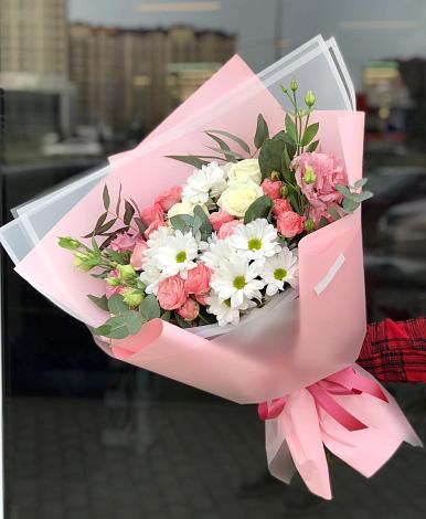 Букет цветов из: Розы, Лизиантусы и Хризантемы в Партизанске