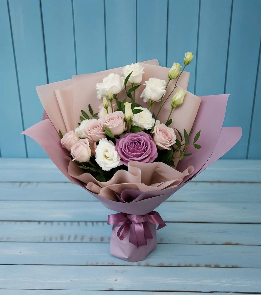 Букет цветов из: Розы и Лизиантусы в Партизанске